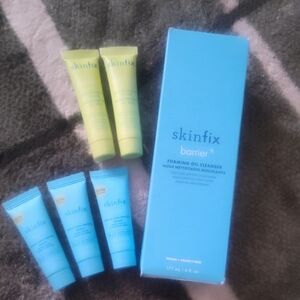 Skinfix Barrier+ Foaming Oil Cleanser - Blue and Yellow